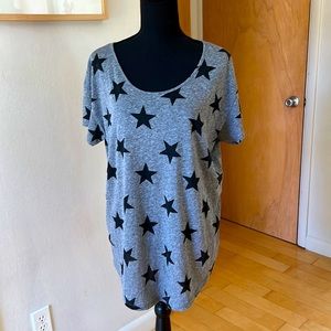 Gray w Black Star Print Scoop Neck  Short Sleeve Longline Novelty Tee XXL